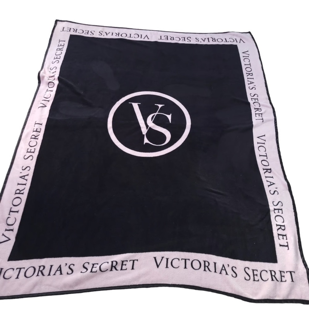 Victoria's Secret Monochrome Logo Blanket